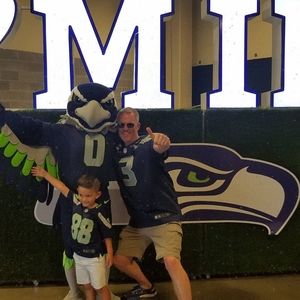 Meet your Posher, Brady